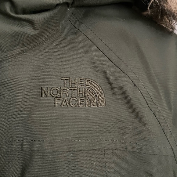The North Face Parka - Picture 4 of 8